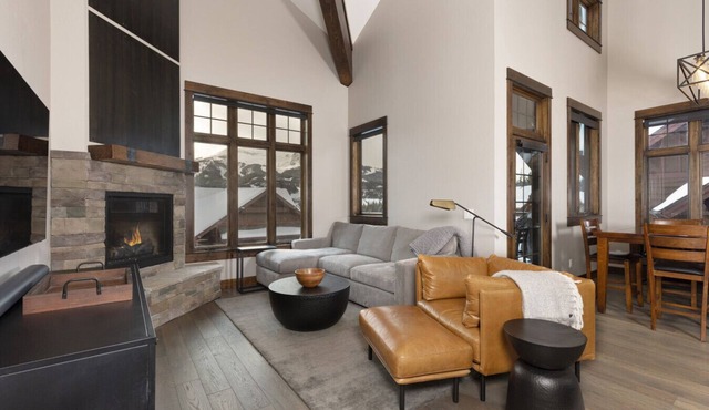 Lone Peak Views - Minutes to Big Sky Resort!