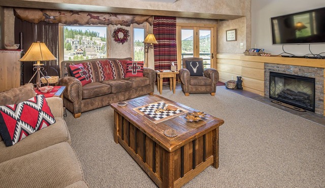Lone Peak Vista-Shoshone Ski In/Ski Out condo- Hot Tub