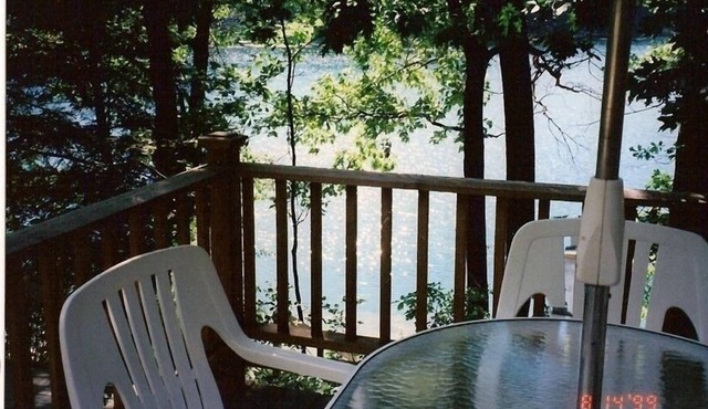 Lone Pine Cottage 1 Bedroom Lakefront on Bryan Lake