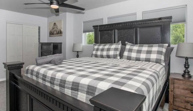 Lone Pine Retreat - 3BR 3BA - With Hot Tub