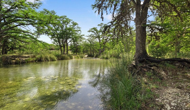 Lone Star @ Frio River Vacation Rentals