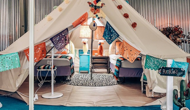 Lone Star Glamp Inn
