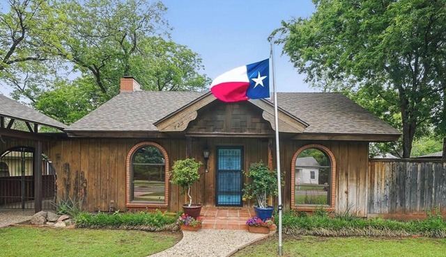 Lone Star Hacienda - Resort-Style Texas Charm