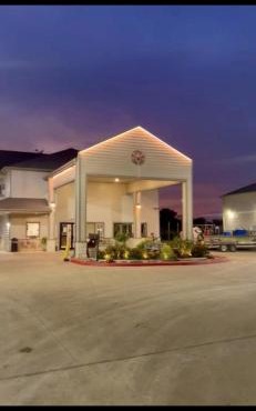 Lone Star Inn and Suites Victoria