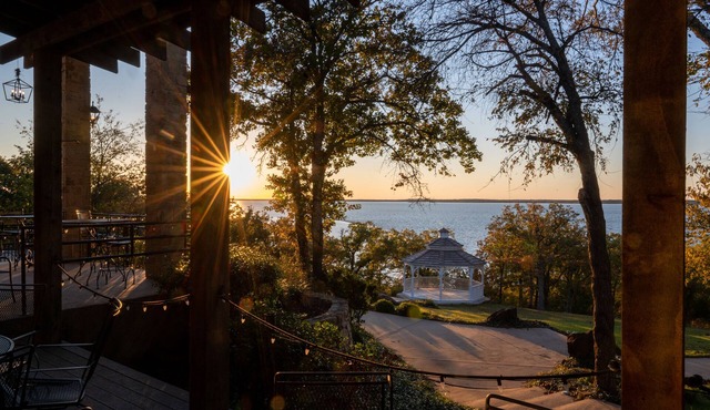 Lone Star Lodge and Marina