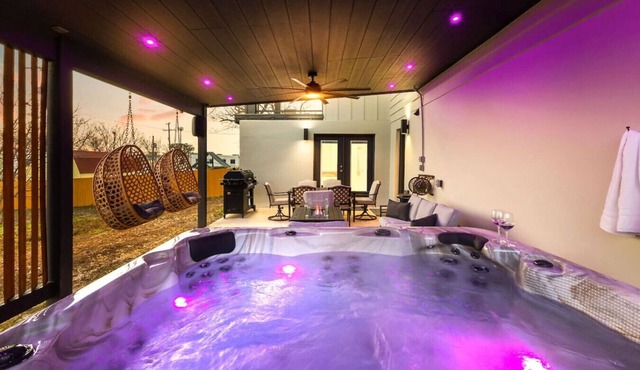 Lone Star Luxe Getaway, HotTub, Patio, Games, 20+