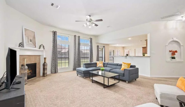 Lone Star Retreat - Your 4 Bedroom Texas Getaway