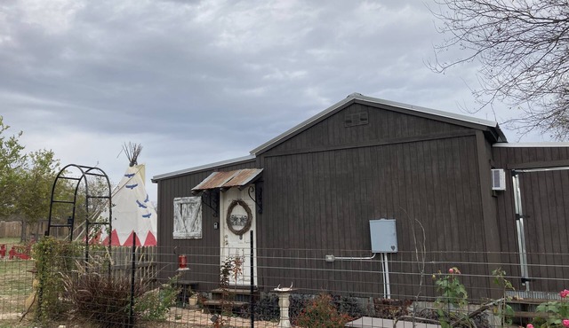 Lonestar Cabin at Blue Eagle Retreat