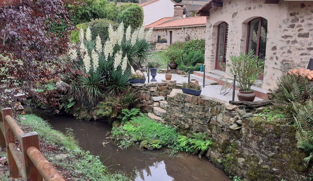 Longère Vendéenne, Gîte in an old water mill.