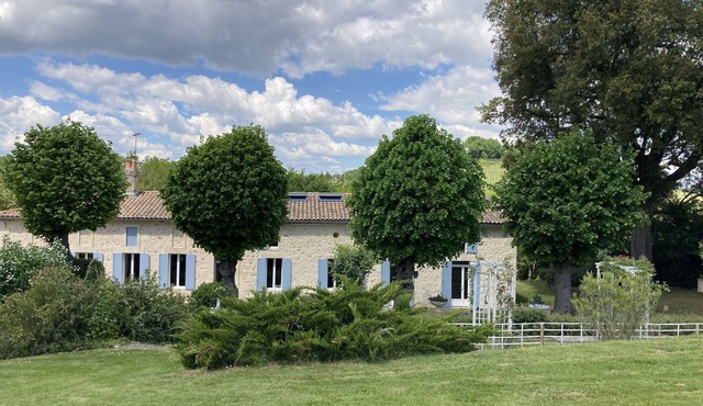 Longère Girondine de 8 Couchages Avec Piscine au Cœur des Coteaux de Loupiac