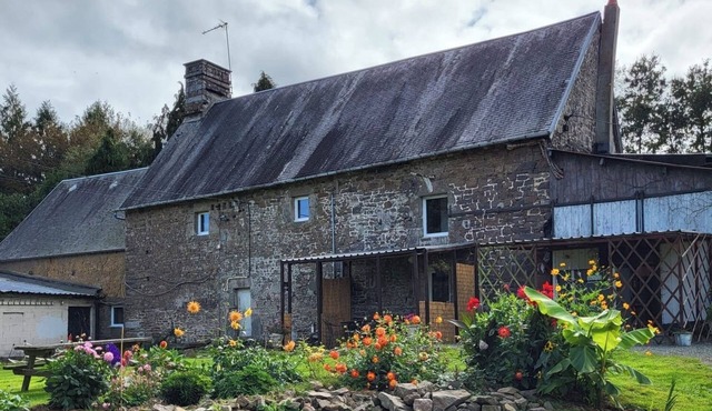 Longère Normande en Pleine Campagne Proche du Mont St Michel Animaux Bienvenus