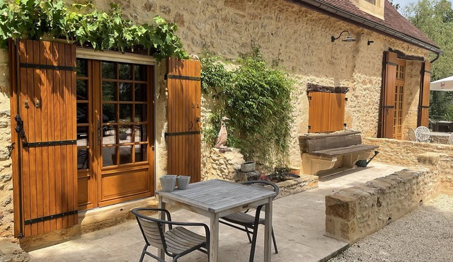 Longère Périgourdine Avec Grande Piscine en Pleine Nature