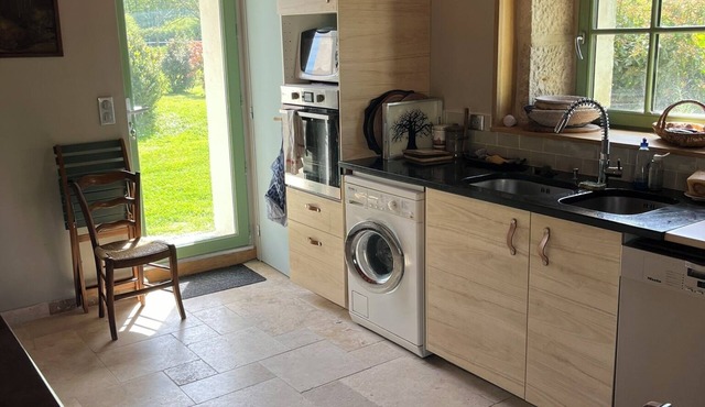 Longère au Milieu des Bois