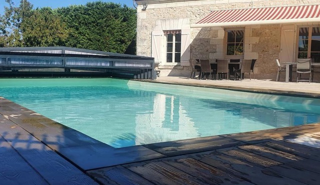 Longère avec Piscine Couverte Chauffée privative de Avril à Septembre