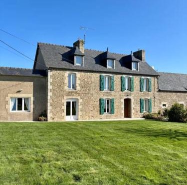 Longère bretonne avec jardin à Trédaniel