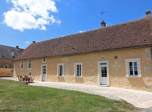 Longère Percheronne spacieuse avec jardin et spa en option - FR-1-497-138