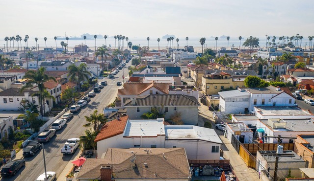 Long Beach, Belmont Shore. Centrally Located. Near Airport.