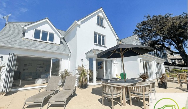 Long Beach House - Sea View | 3 bed | EV Charging*