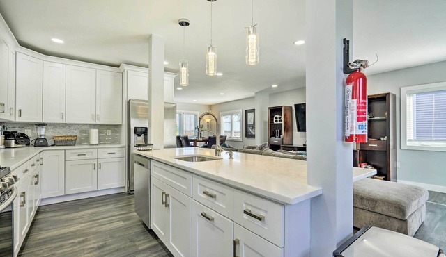 Long Branch Getaway: Grill, 1 Block to Beach!