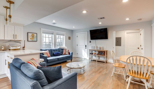 Long Branch Getaway - Walk to Beaches & Dining!