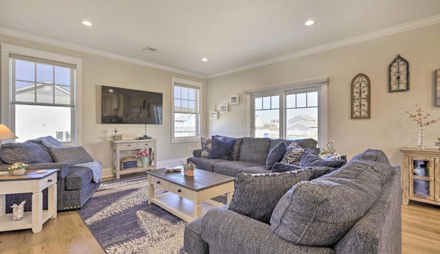 Long Branch Home < 1 Mi to Beach!