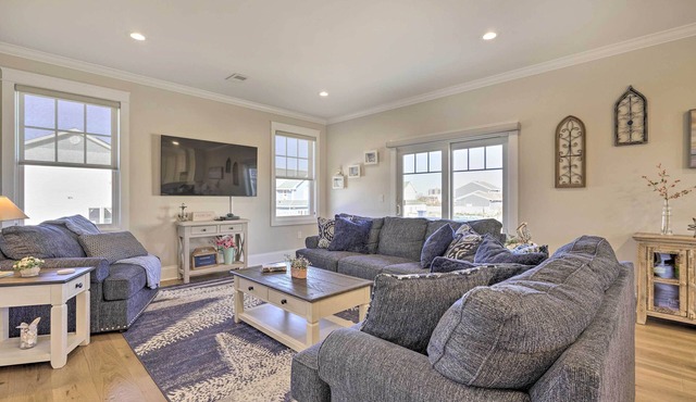 Long Branch Home < 1 Mi to Beach!