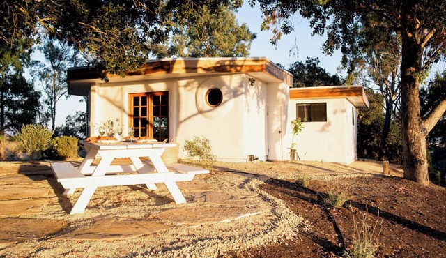 LONG CANYON STUDIOS BUNGALOW MINUTES TO LOS OLIVOS, SANTA YNEZ AND SOLVANG