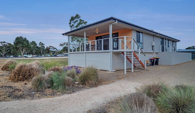 Long Island Retreat: Rosella. Relax and Unwind or Enjoy Endless River Activities