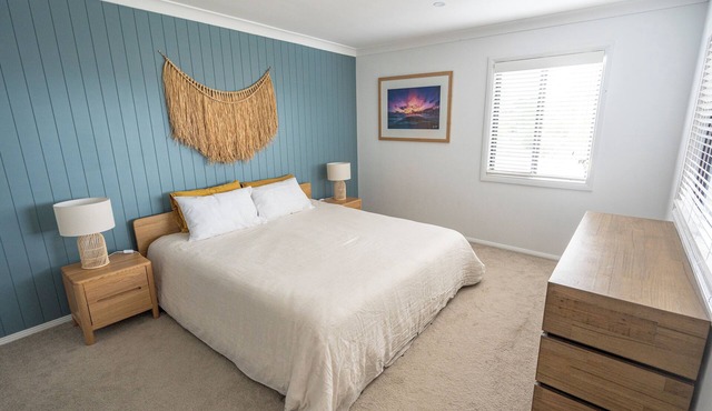 Long Jetty Beach House. Stroll to the beach and lake. Come & explore the Coast!