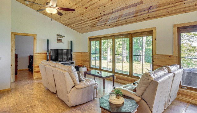 Long Lake Cabin w/Fire Pit & More! Pet-friendly