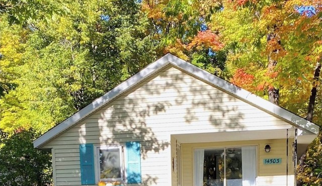 Long Lake Getaway - Hot Tub - Fireplace - Pet Friendly - Close to Alpena
