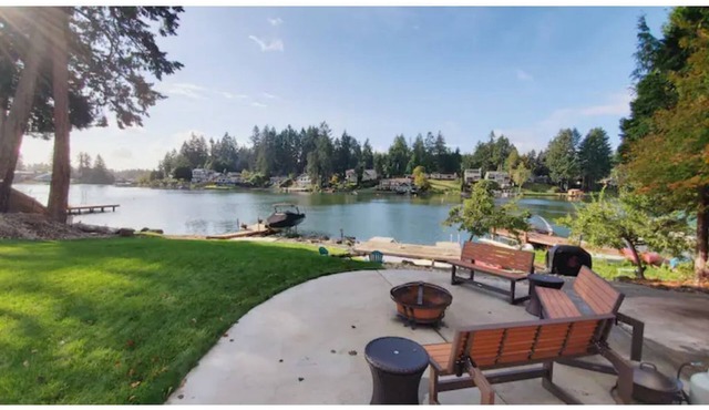 Long Lake Oasis: To recharge or Work with a view