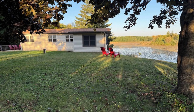 Long Lake Retreat - Cottage in Burlington, WI