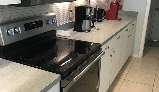 Long Meadow Villa - 3 bed, 2 bath, pool home -
