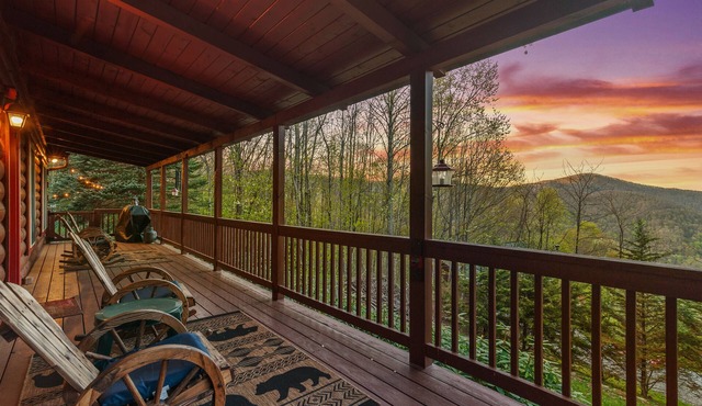 Long Mtn. Views - Covered Porch - Rockers - Fire Pit - Gated - Clean - 5 Stars!