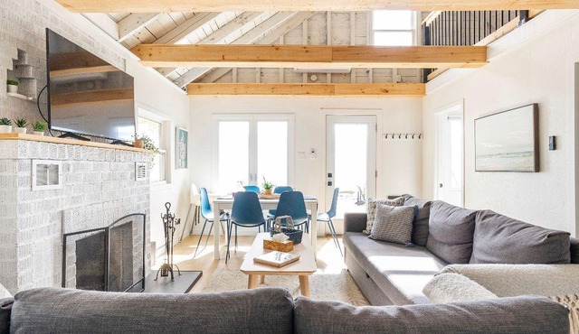 Long Point - Modern Waterfront Beach House - Just renovated!