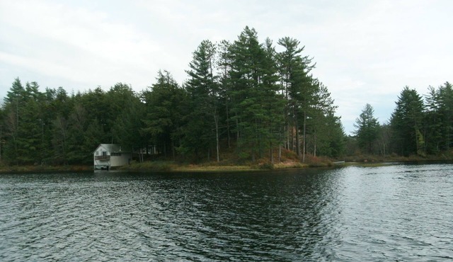 LONG POND CABIN SURROUNDED BY WATER w/Great Sandy Beach