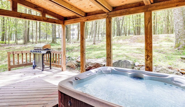 Long Pond Log Cabin w/Hot Tub Soaks & Outdoor Fun