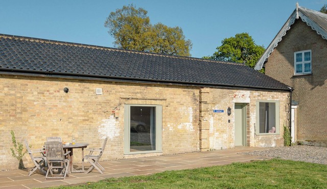 Long Range 2, Henham Park Nr Southwold, Unique Suffolk country getaway with Lake Views