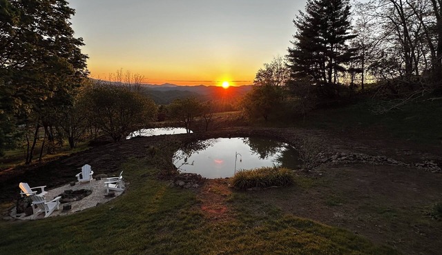 Long Range Views - 10 minutes to downtown Boone