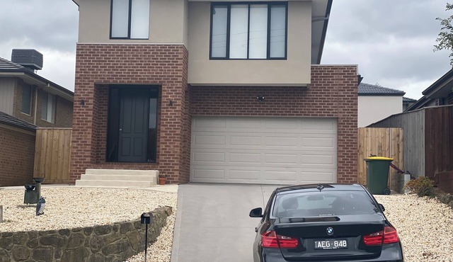 Long Stay Discount-30 Minutes to International Airport-ModernHouse-DoreenVic3754