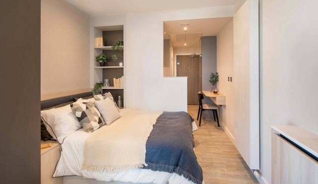Long Stay Studio Near East Croydon | StayCozy