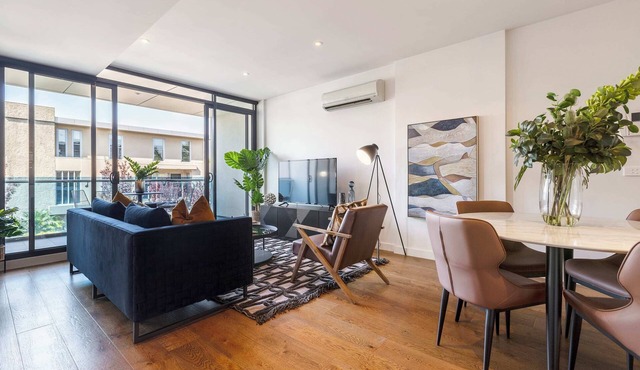 LONG STAYS | Chic & Spacious Retreat in Caulfield