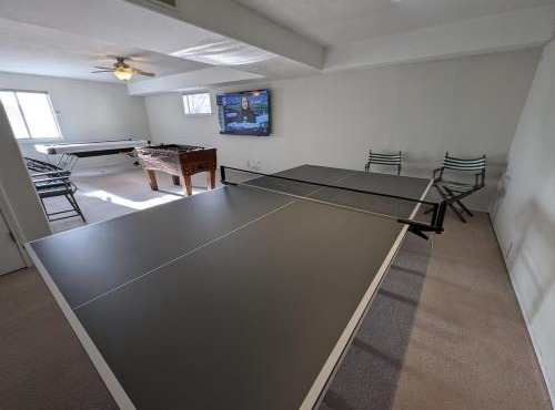 Long stays welcome! Across from trailhead,game rm!