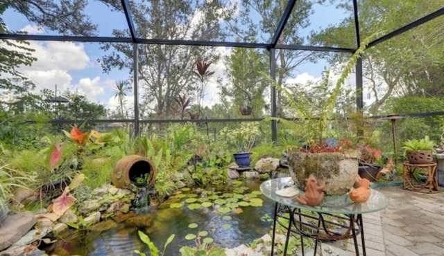 Long-term discount! Spacious 3BR Home With Tropical Garden & Koi Pond in Lanai