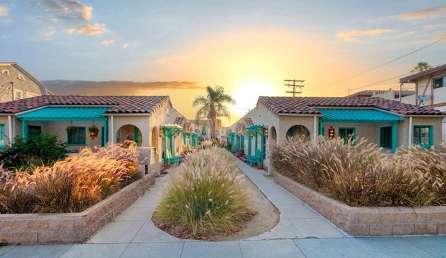 LONG TERM - EXTENDED STAY - Free-standing Modern Studio. Free Parking