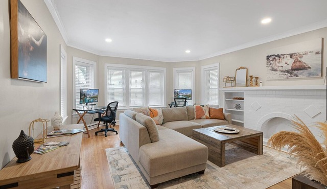 Long Term for up to 8, spacious & cozy 3-BDR condo
