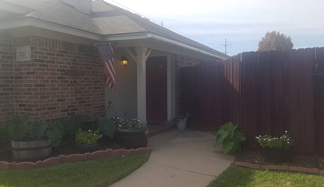 Long-term in Grapevine close to everything