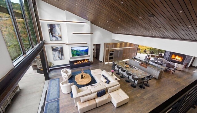 Long term rental- stunning 6/7 bed home with beautiful views-Park City