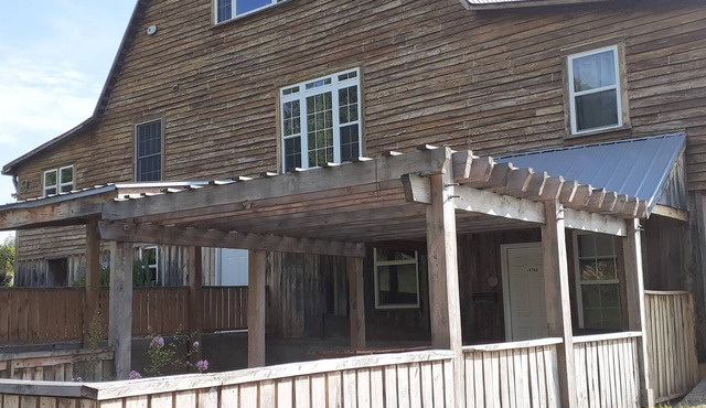 Long Term Rental: Unfurnished 2 bdrm apt in Dandridge Area 1-12 mo terms avail